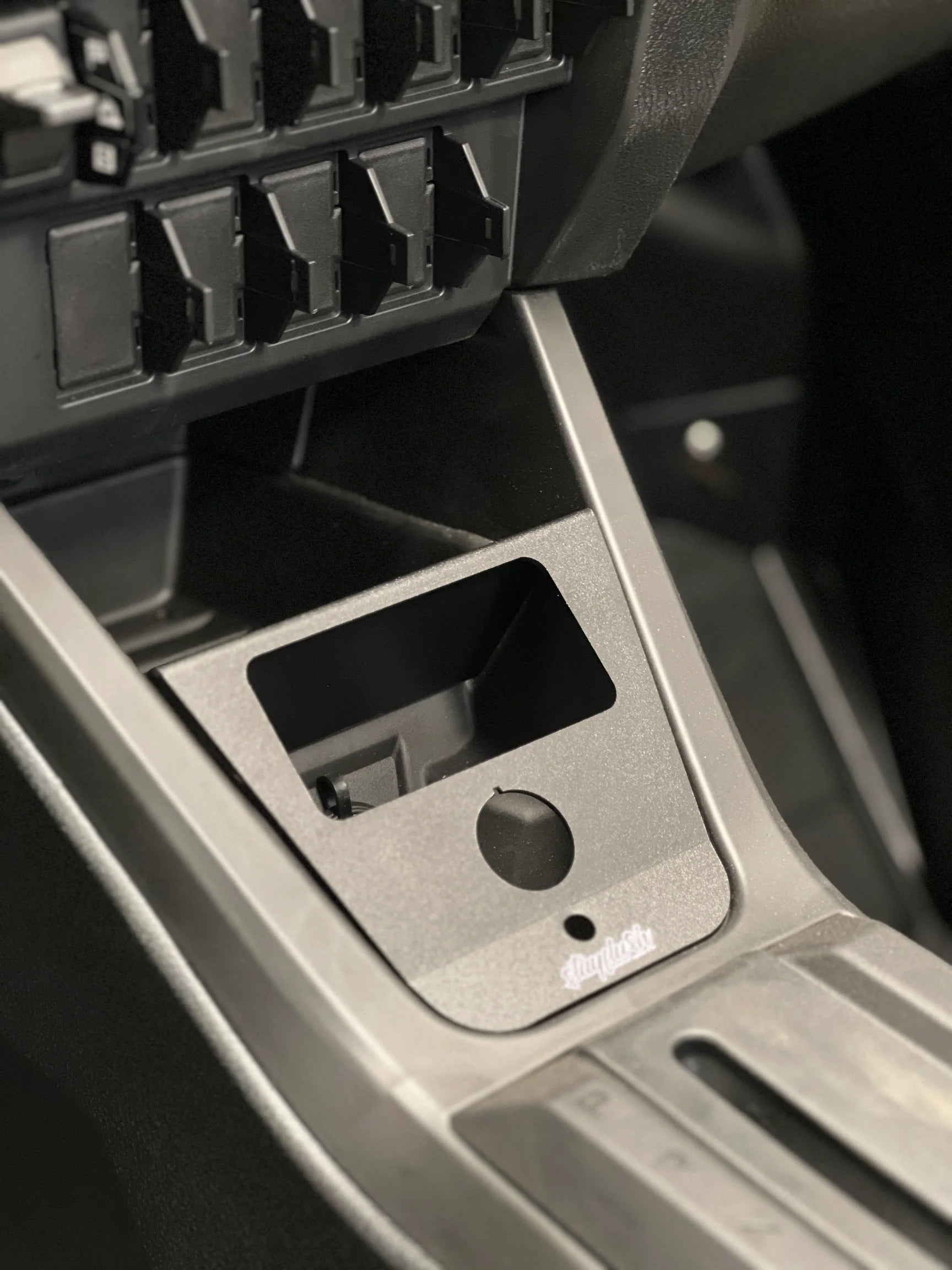 *STAYFLUSH - PRO R LOWER DASH PANEL MOUNT SWITCPROS 8